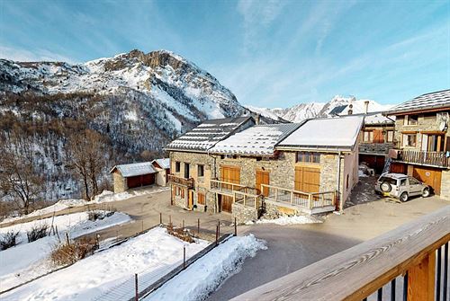 St Marcel - Saint-Martin-de-Belleville - 6 pièces - CHALET DE MANOU  - photo de la résidence N°03